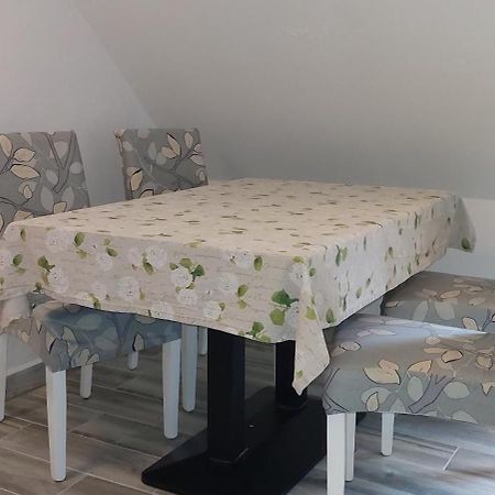 Penzion a bistro U Šelongů - Gentleman Jindřichŭv Hradec Esterno foto