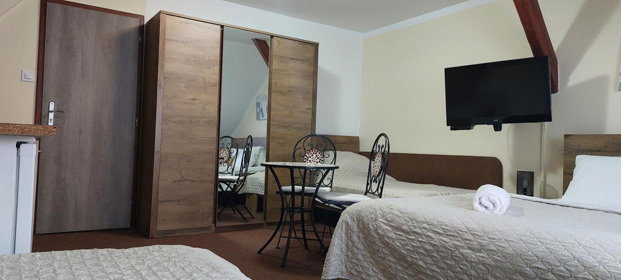 Penzion a bistro U Šelongů - Gentleman Jindřichŭv Hradec Esterno foto