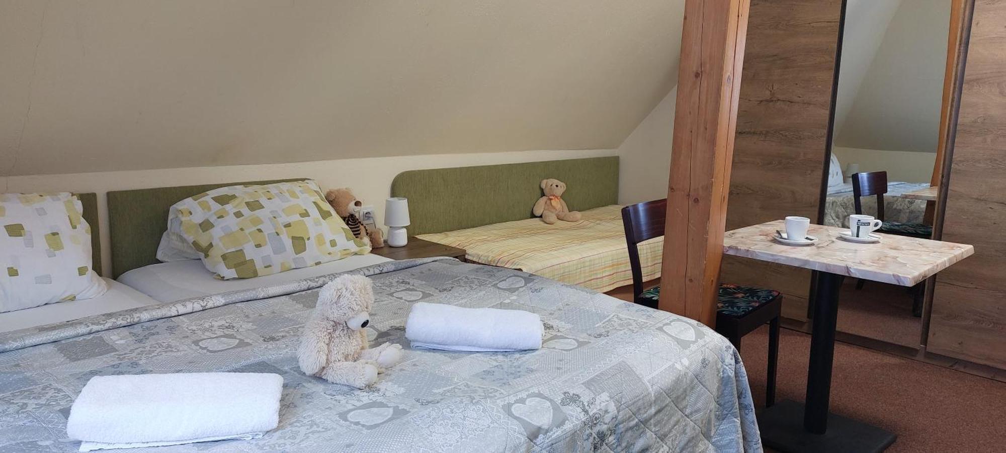 Penzion a bistro U Šelongů - Gentleman Jindřichŭv Hradec Esterno foto