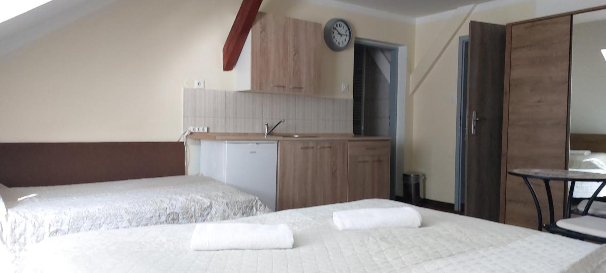 Penzion a bistro U Šelongů - Gentleman Jindřichŭv Hradec Esterno foto